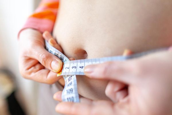 ¿Cómo se relaciona la grasa abdominal con la enfermedad cardíaca? ¿Cómo se relaciona la grasa abdominal con la enfermedad cardíaca?